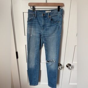 Madewell 9” High Riser Skinny Skinny Distressed Jeans size 27
